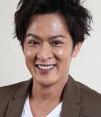 新納慎也画像