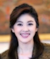 インラック元首相画像