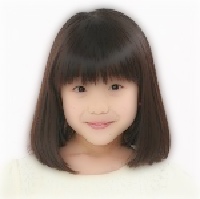 山崎莉里奈画像
